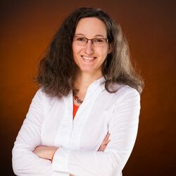 Claudia Speer